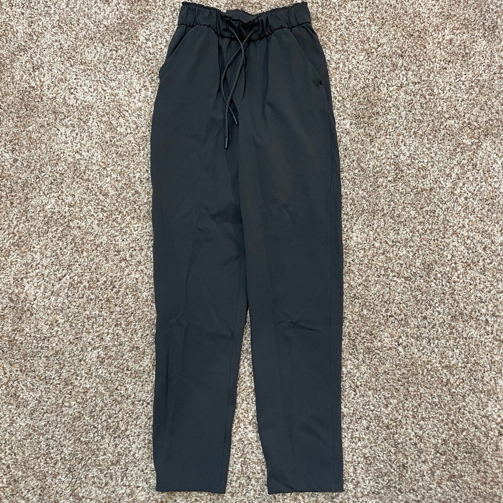 Lululemon joggers size 2